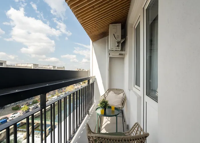 Apartament River View *